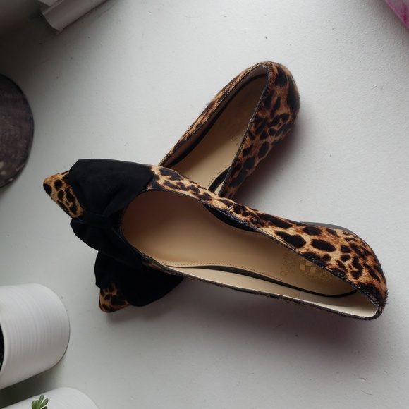 Vince Camuto Pindia Womens Leopard Print Women's Shoes with Black Bow. NWOB - Picture 10 of 15